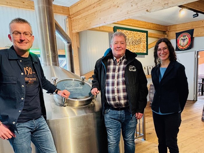 DAs Bild zeigt Kundmüllers und Johanna Horzetzky, IHK Bayreuth