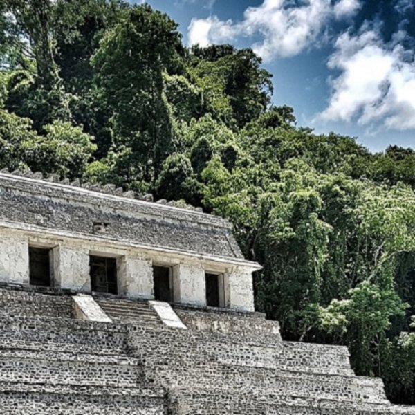 Das Bild zeigt einen Tempel in Mexiko.
