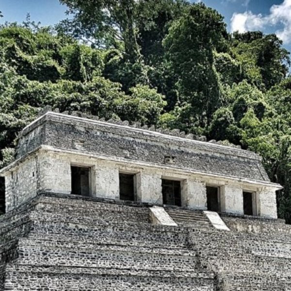 Das Bild zeigt einen Tempel in Mexiko.