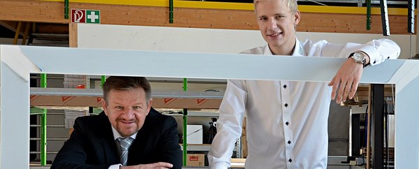 Werner Fech, Firmeninhaber von Fech Fenstertechnik, mit seinem Sohn Tobias