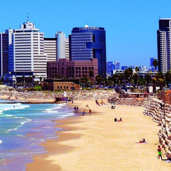 Das Bild zeigt den Strand bei Tel Aviv in Israel.