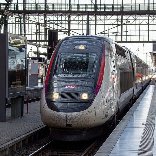 Zug im Bahnhof