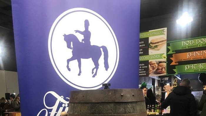 Das Bild zeigt ein Fass der Brauerei Fürst Carl.